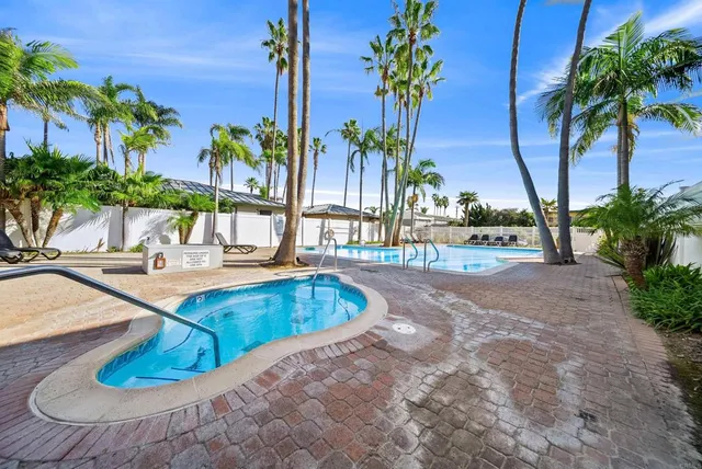 $1,695,000 | 4767 Ocean Boulevard, Unit 203, San Diego, CA 92109