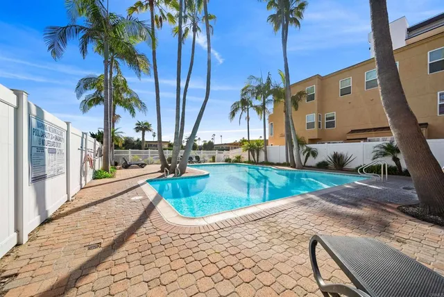 $1,695,000 | 4767 Ocean Boulevard, Unit 203, San Diego, CA 92109