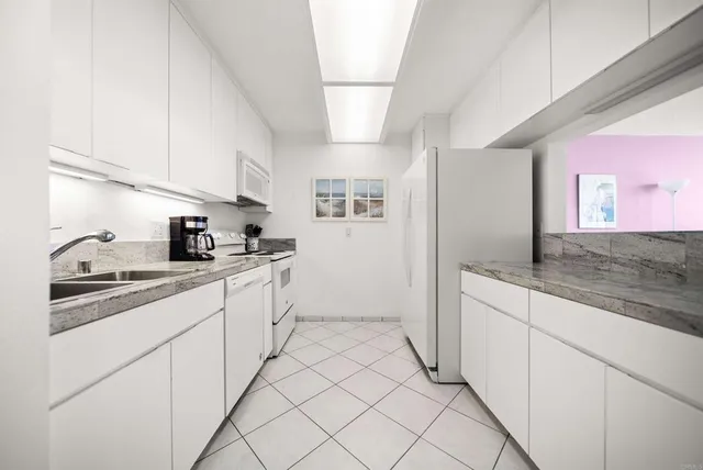 $1,695,000 | 4767 Ocean Boulevard, Unit 203, San Diego, CA 92109