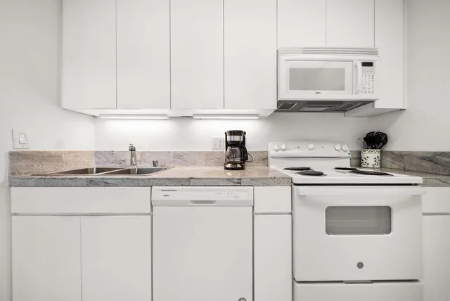 $1,695,000 | 4767 Ocean Boulevard, Unit 203, San Diego, CA 92109