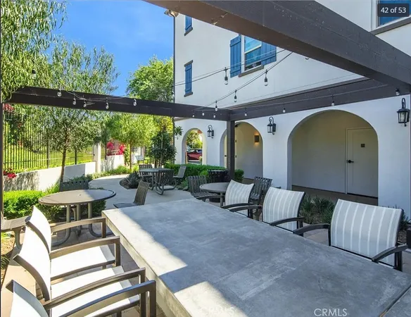 a view of entryway and patio