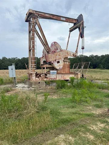 $670,000 | 104 County Road 104, Whitesboro, TX 76273