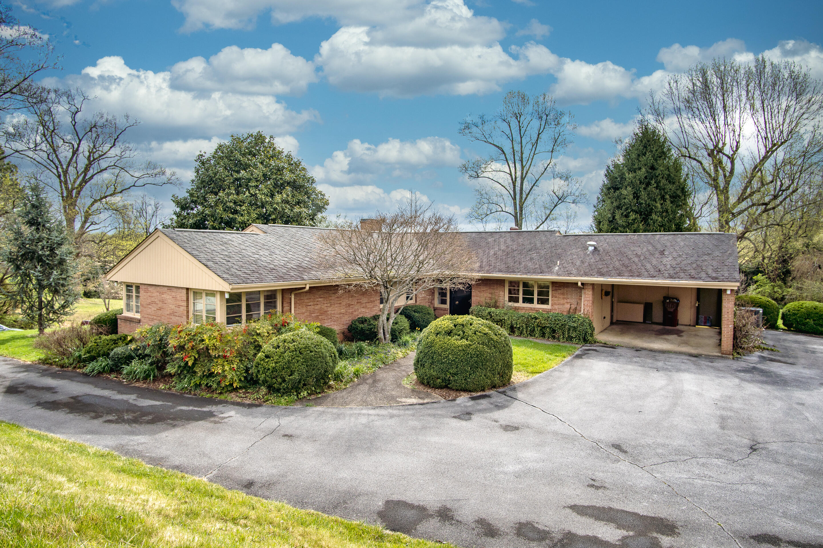 1213 Ridgeway Road Johnson City, TN 37601 - Photo 1 of 37 _skyreplaced-2