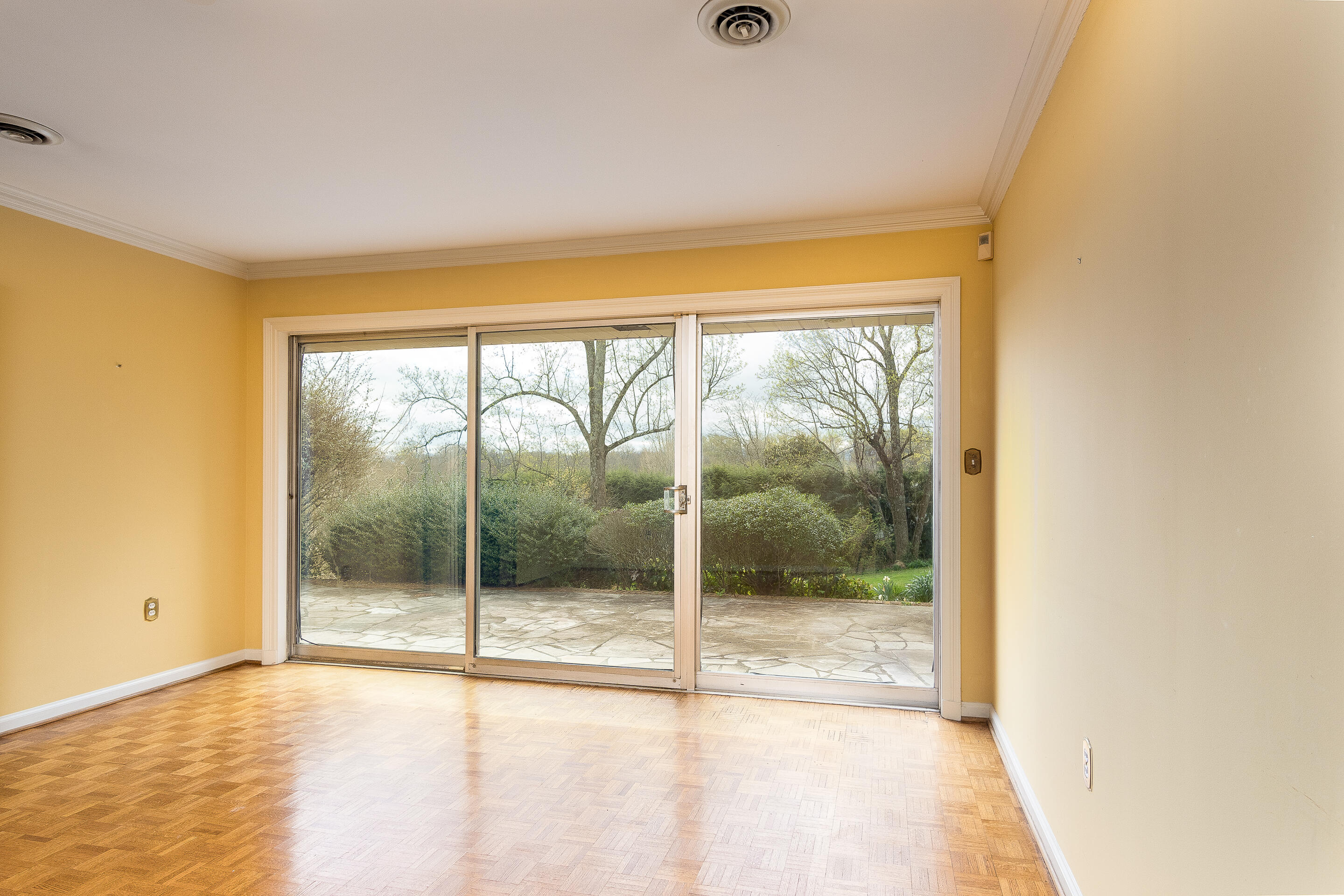1213 Ridgeway Road Johnson City, TN 37601 - Photo 20 of 37 interior-1