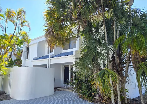 $2,700 | 10219 Southwest 89th Street, Miami, FL 33176