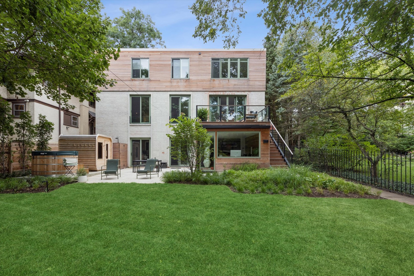 1111 Ridge Avenue Evanston, IL 60202 - Photo 2 of 41 Gallery Image 2
