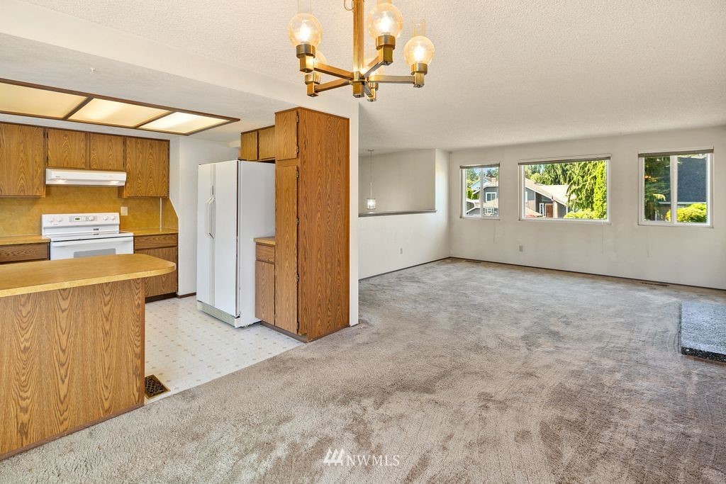 4822 152nd Street Southwest Edmonds, WA 98026 - Photo 11 of 39 Gallery Image 11