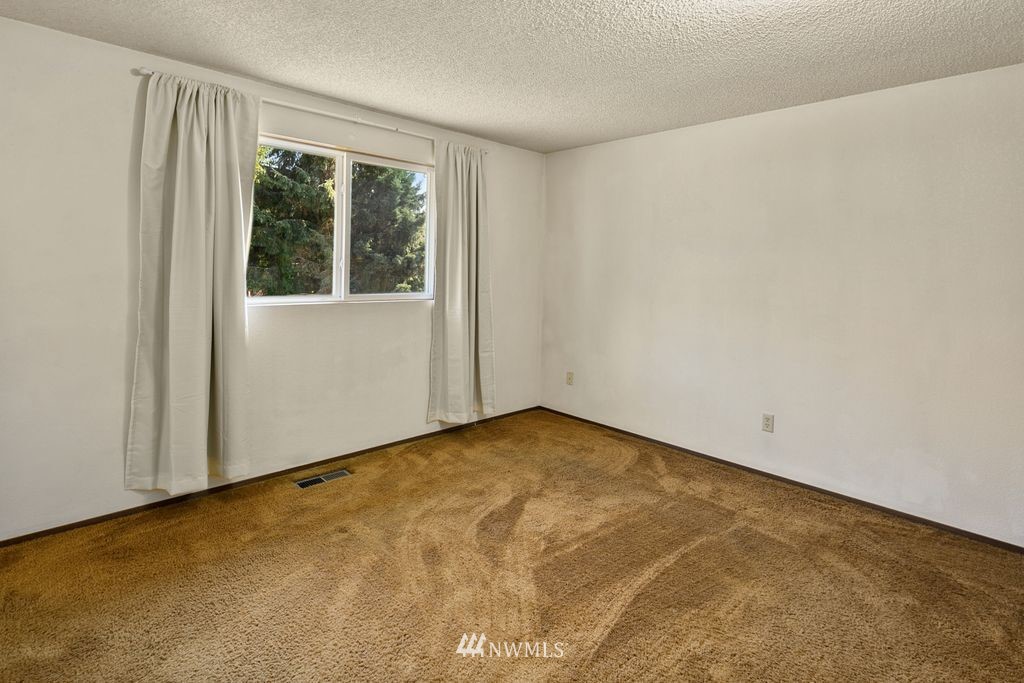 4822 152nd Street Southwest Edmonds, WA 98026 - Photo 16 of 39 Gallery Image 16
