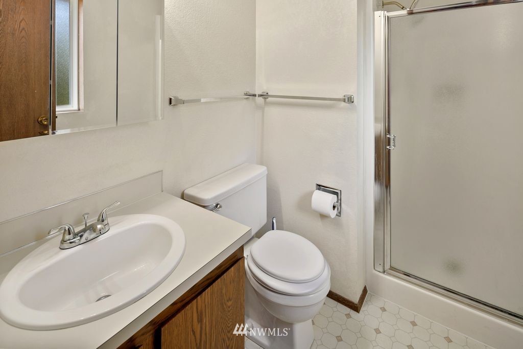 4822 152nd Street Southwest Edmonds, WA 98026 - Photo 18 of 39 Gallery Image 18