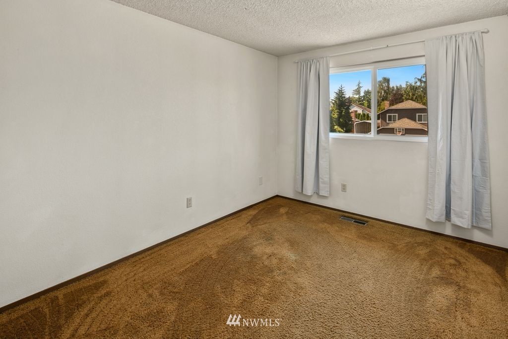 4822 152nd Street Southwest Edmonds, WA 98026 - Photo 19 of 39 Gallery Image 19