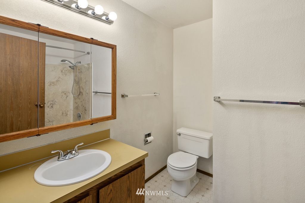 4822 152nd Street Southwest Edmonds, WA 98026 - Photo 20 of 39 Gallery Image 20
