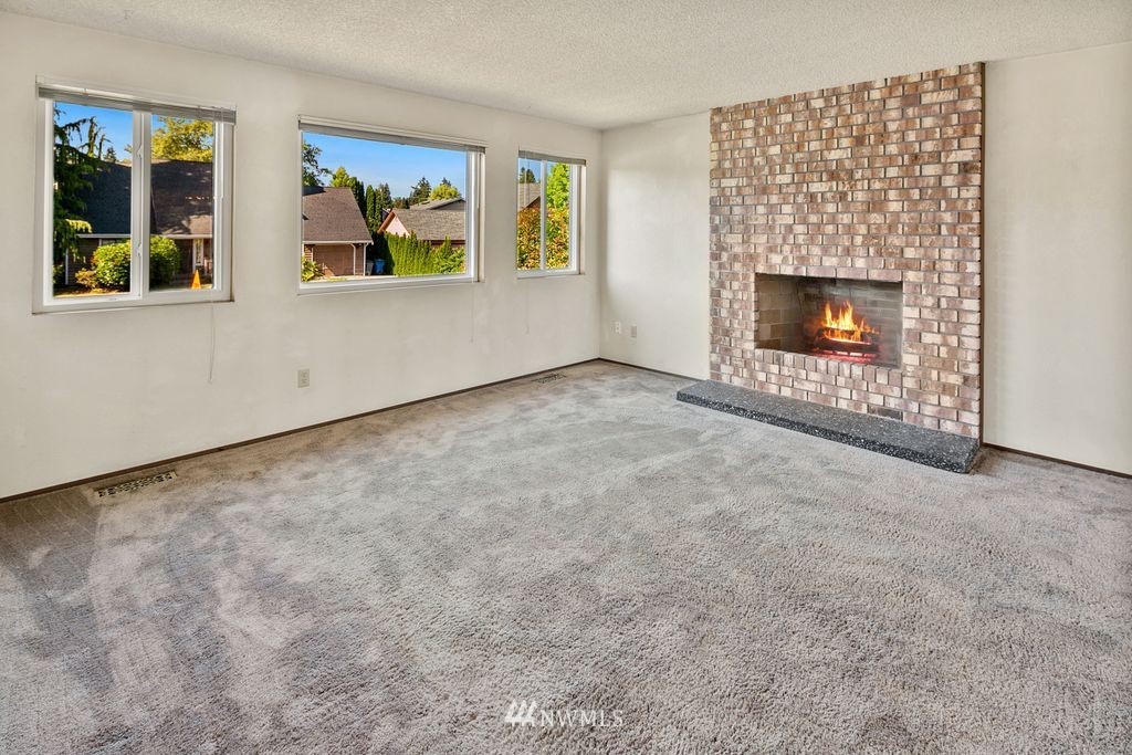 4822 152nd Street Southwest Edmonds, WA 98026 - Photo 3 of 39 Gallery Image 3