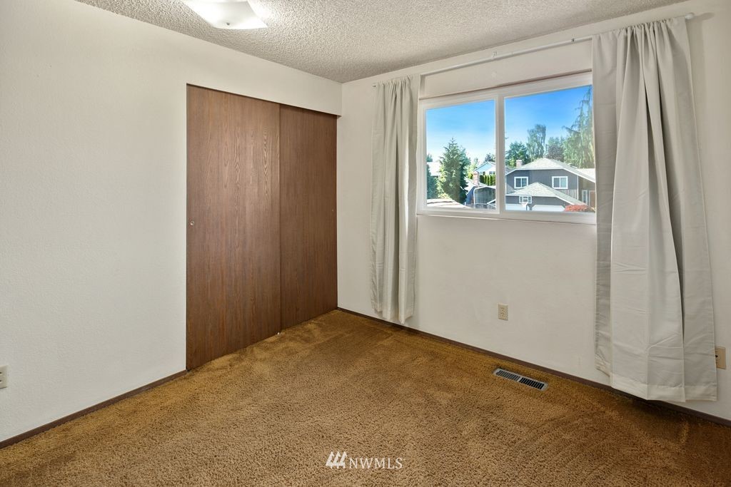4822 152nd Street Southwest Edmonds, WA 98026 - Photo 21 of 39 Gallery Image 21