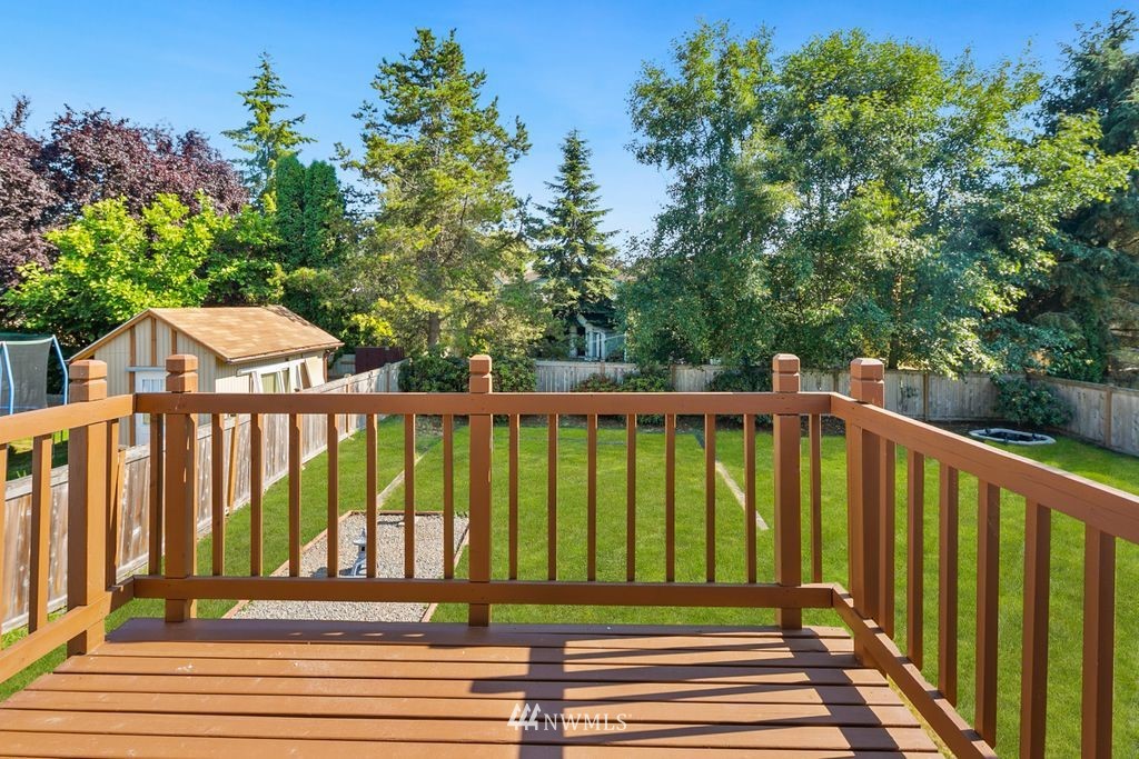 4822 152nd Street Southwest Edmonds, WA 98026 - Photo 8 of 39 Gallery Image 8