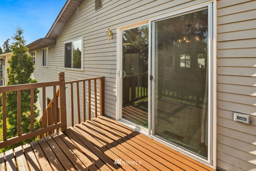 4822 152nd Street Southwest Edmonds, WA 98026 - Photo 9 of 39 Gallery Image 9