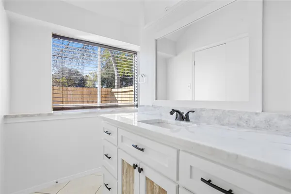 $2,000 | 1114 Lochmoor Lane, Pearland, TX 77581