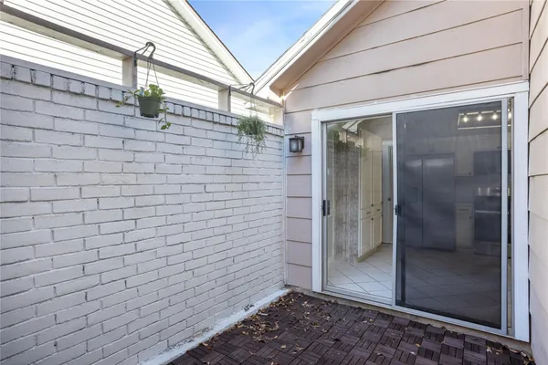 $2,000 | 1114 Lochmoor Lane, Pearland, TX 77581