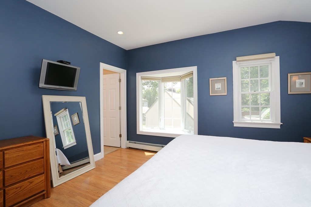 14 Longacre Road Needham, MA 02492 - Photo 13 of 28