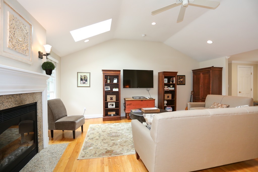 14 Longacre Road Needham, MA 02492 - Photo 2 of 28