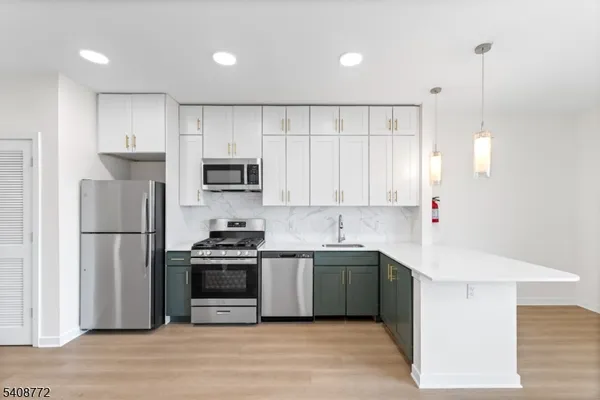 $2,268 | 321 East 3rd Street, Unit 420, Plainfield, NJ 07060