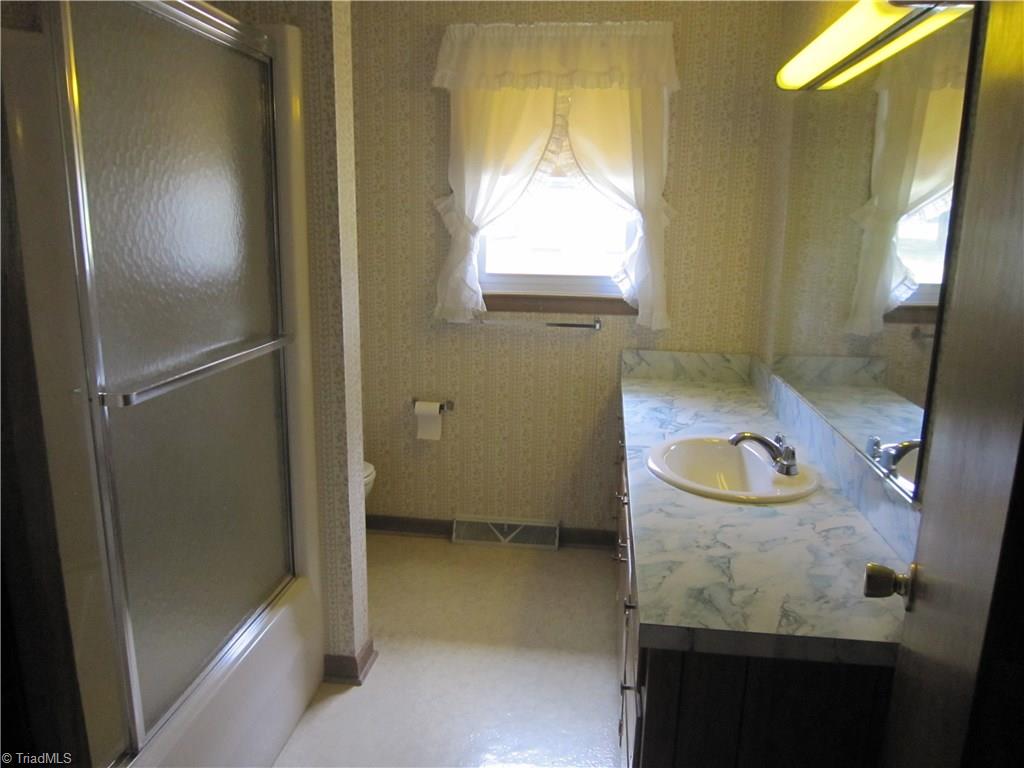 5113 Arnold Road Lexington, NC 27295 - Photo 11 of 13 Gallery Image 11