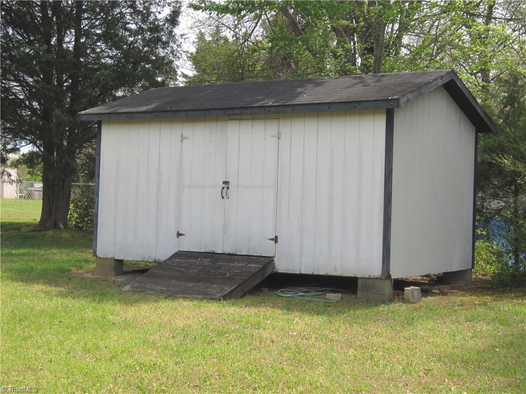 5113 Arnold Road Lexington, NC 27295 - Photo 4 of 13 Gallery Image 4
