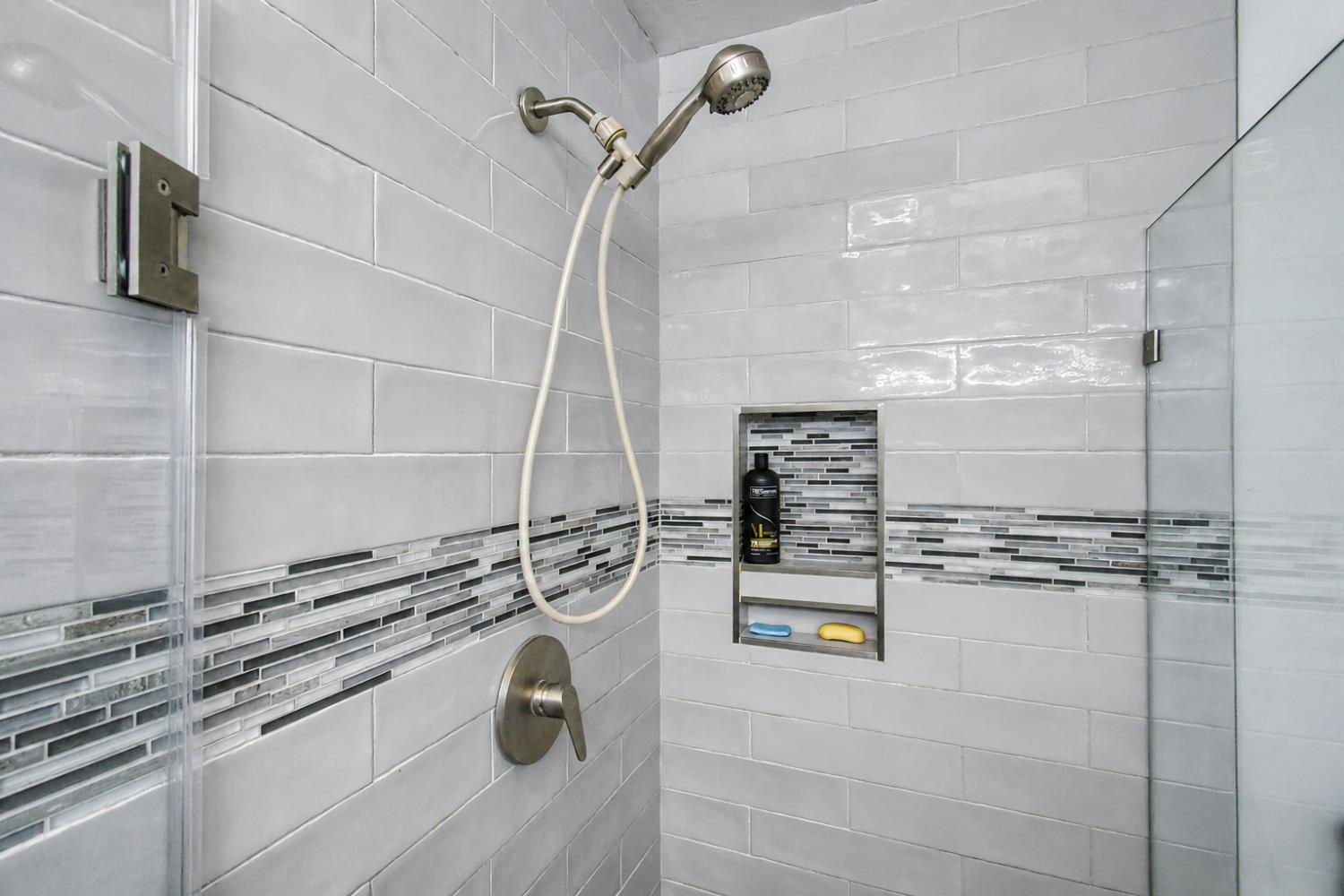1180 Sunset Road Brentwood, CA 94513 - Photo 47 of 72 Hall bath