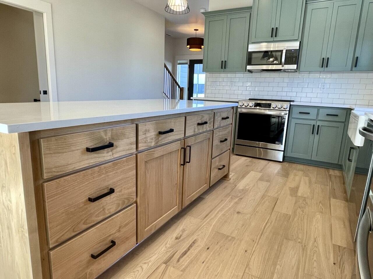 388 Randy Street Ashland, OR 97520 - Photo 7 of 30 Kitchen