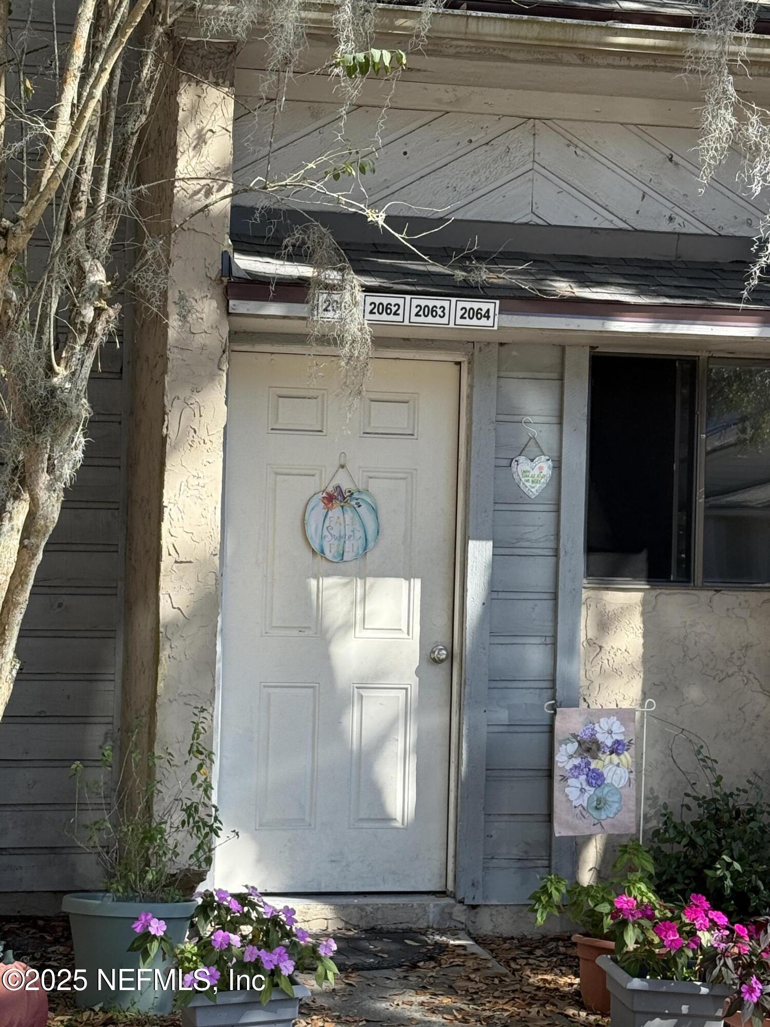3801 Crown Point Road, Unit 2061 Jacksonville, FL 32257 - Photo 2 of 20 a view of outdoor space