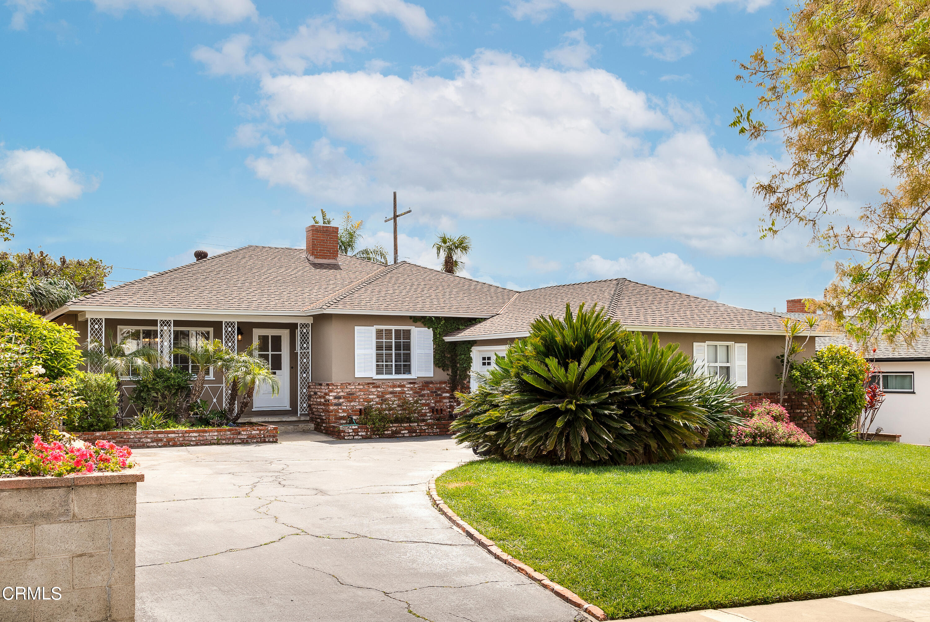 636 Birmingham Road Burbank, CA 91504 - Photo 1 of 25 a front view of house with yard outdoor seating and barbeque oven