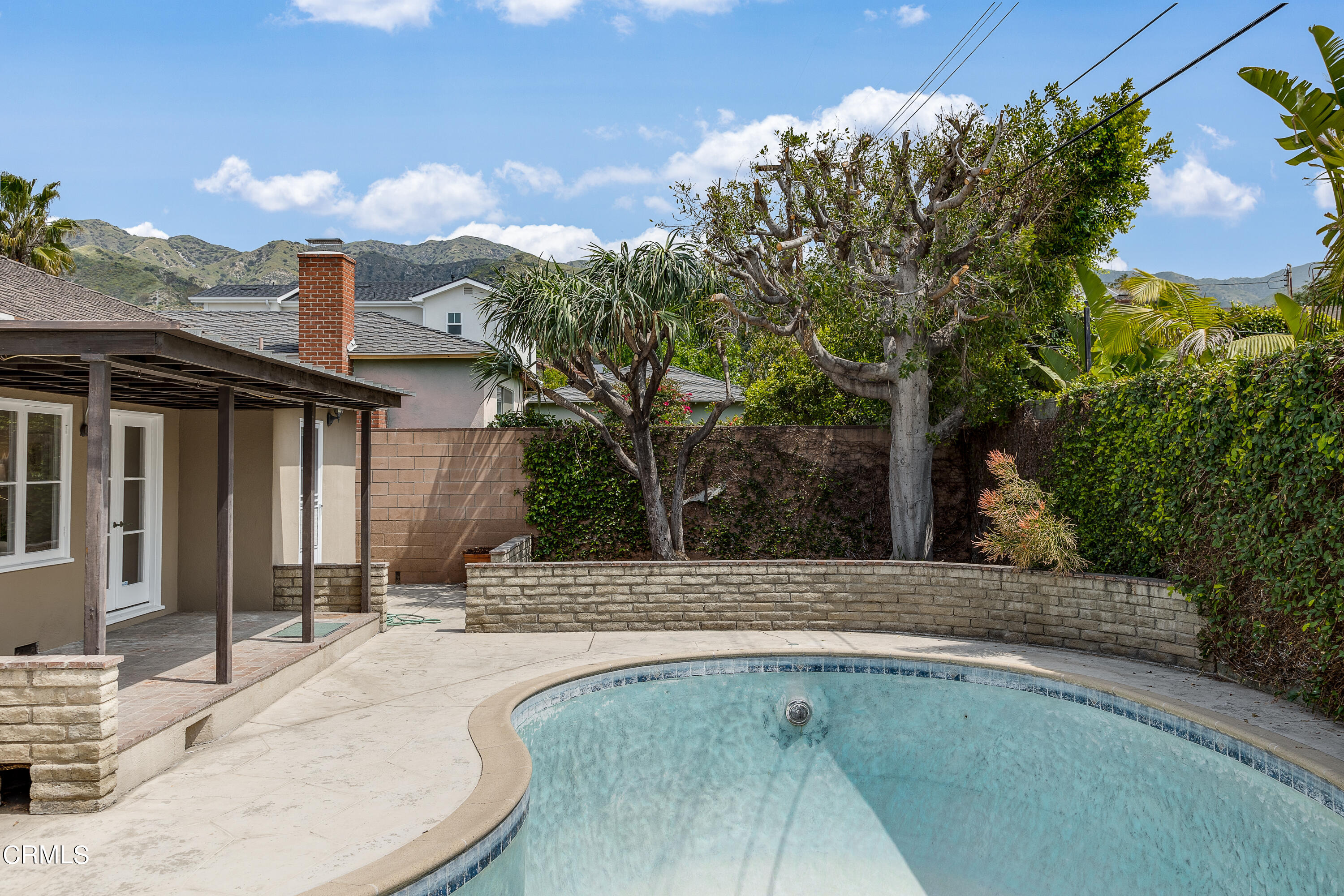 636 Birmingham Road Burbank, CA 91504 - Photo 23 of 25 a view of a house with pool