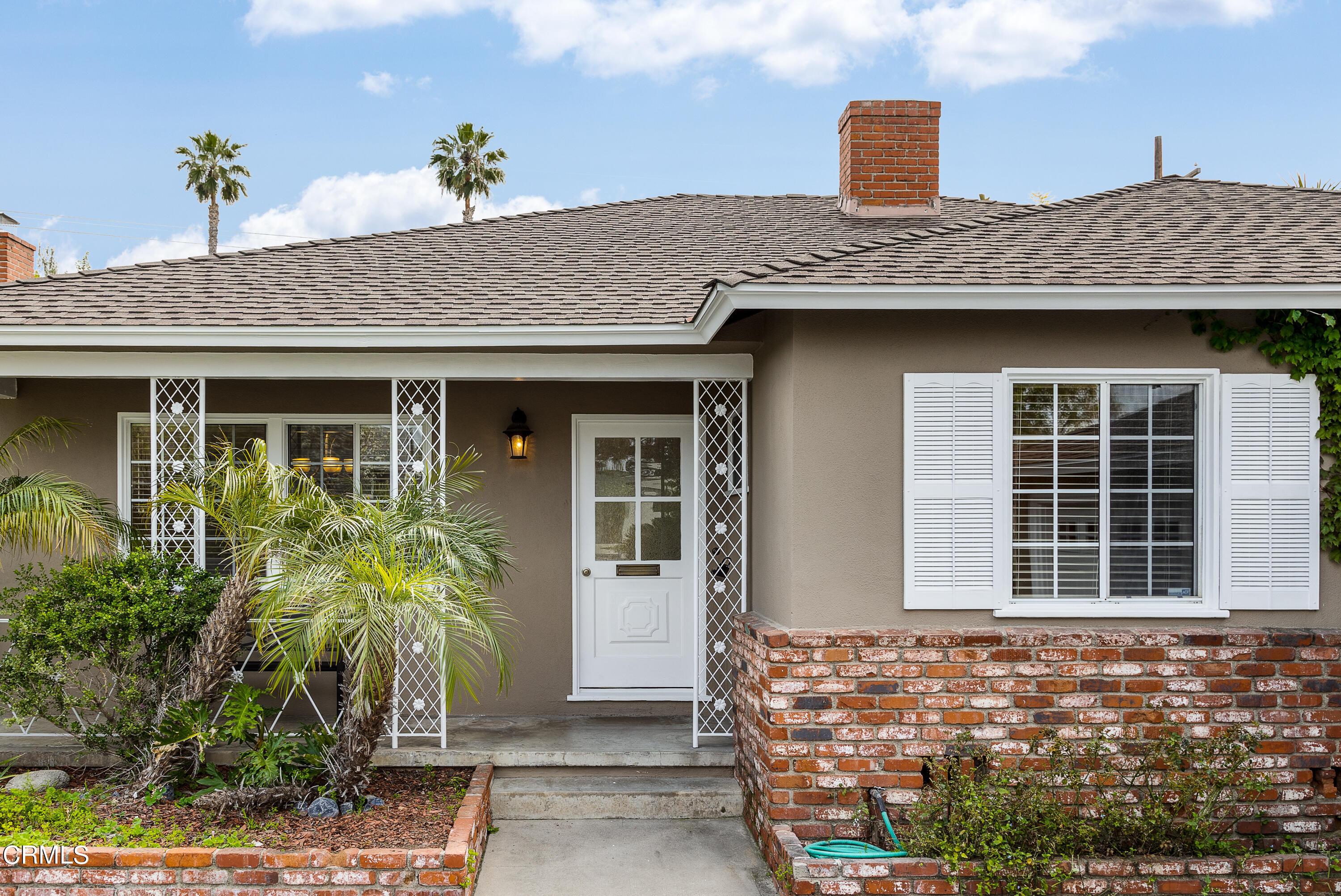636 Birmingham Road Burbank, CA 91504 - Photo 3 of 25 a front view of a house