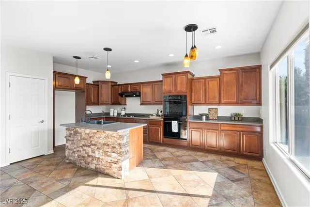 $750,000 | 65 Pangloss Street, Henderson, NV 89002