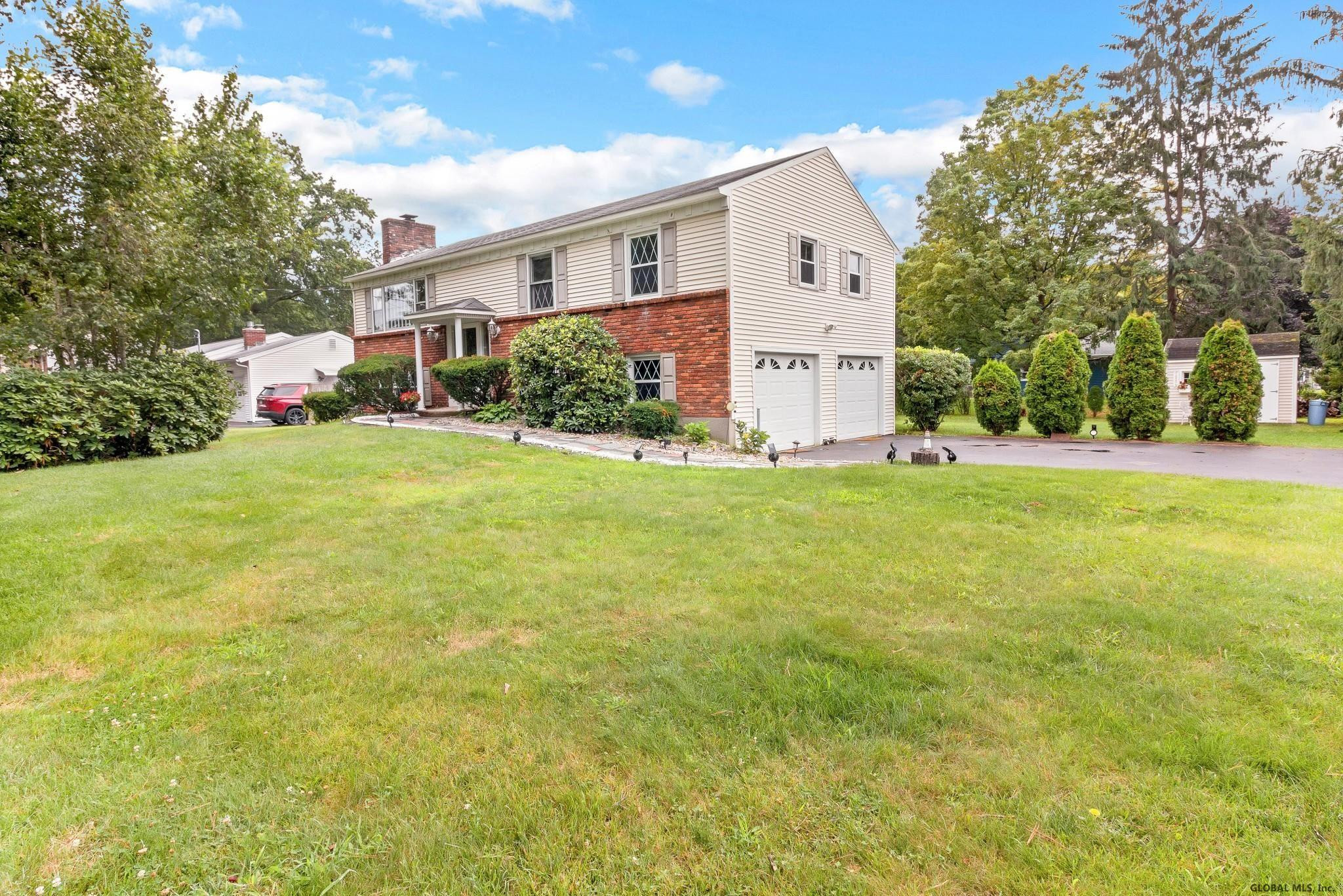 3150 Lone Pine Road Schenectady, NY 12303 - Photo 1 of 32 Photo 1