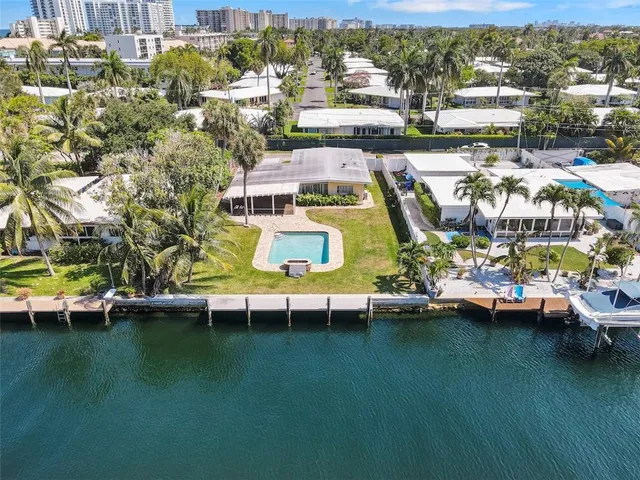 a view of yard with outdoor seating