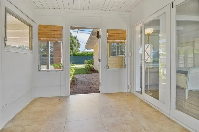 a view of livingroom with furniture and windows
