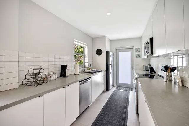 $2,099,000 | 625 Northeast 13th Avenue, Fort Lauderdale, FL 33304