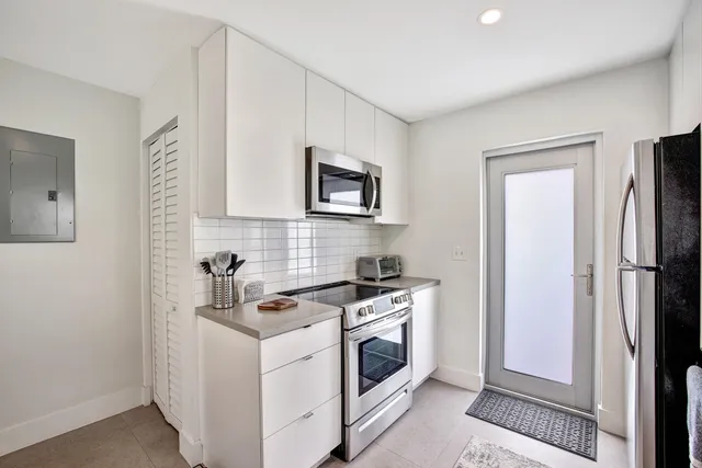 $2,099,000 | 625 Northeast 13th Avenue, Fort Lauderdale, FL 33304