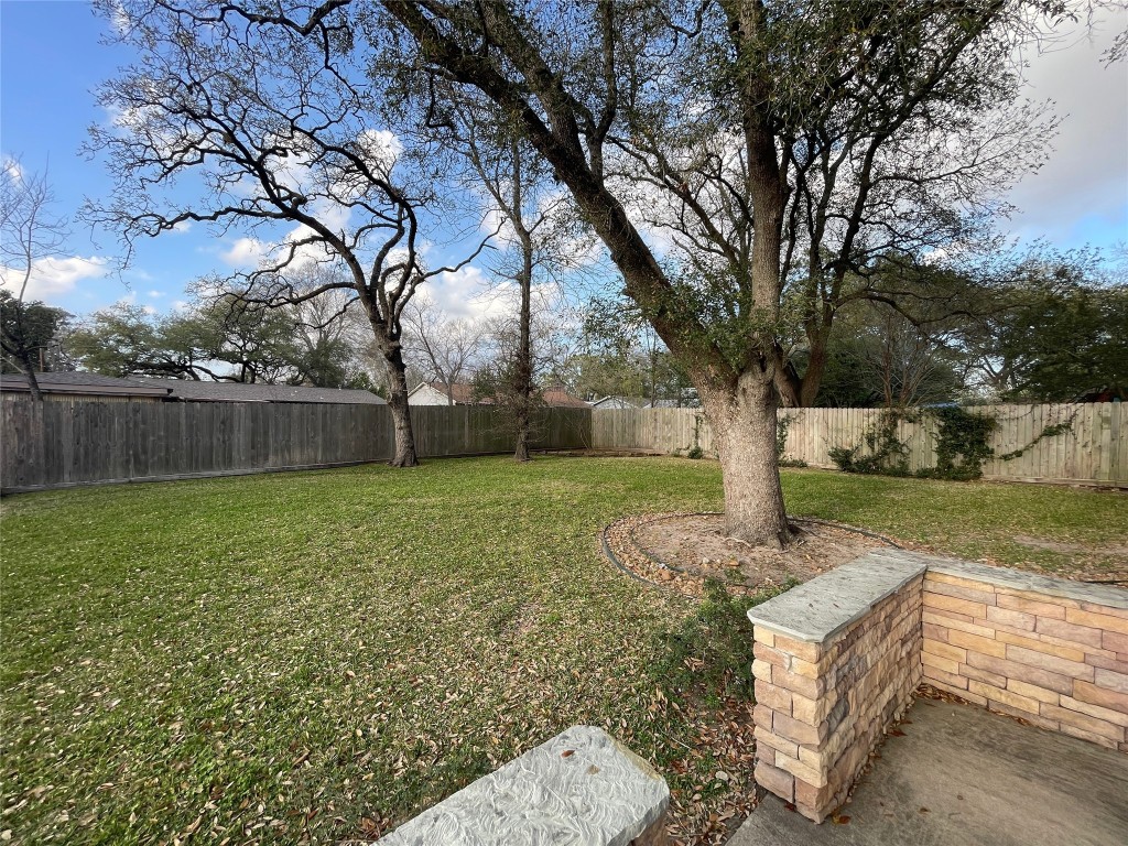 408 Wilson Road Conroe, TX 77301 - Photo 26 of 32