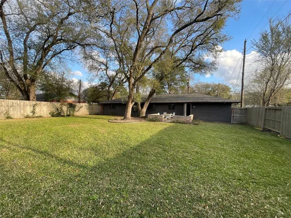 $398,000 | 408 Wilson Road, Conroe, TX 77301