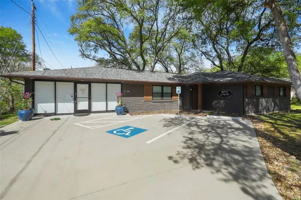 $398,000 | 408 Wilson Road, Conroe, TX 77301