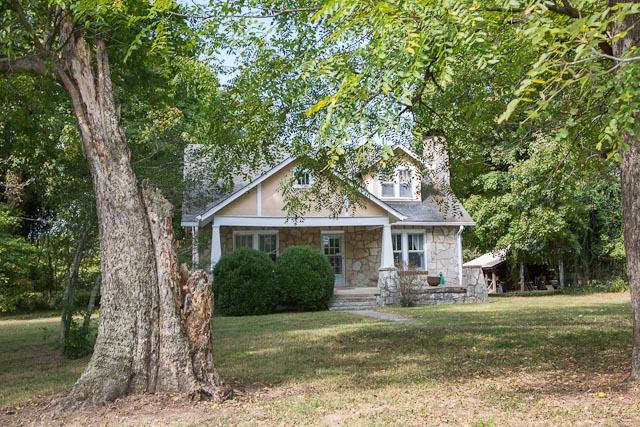 6319 Cox Road Arrington, TN 37014 - Photo 4 of 30 Charming older home.
