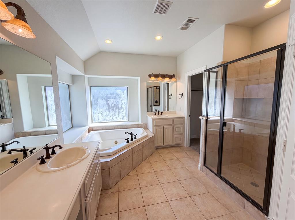 210 Billo Court Weatherford, TX 76087 - Photo 14 of 18