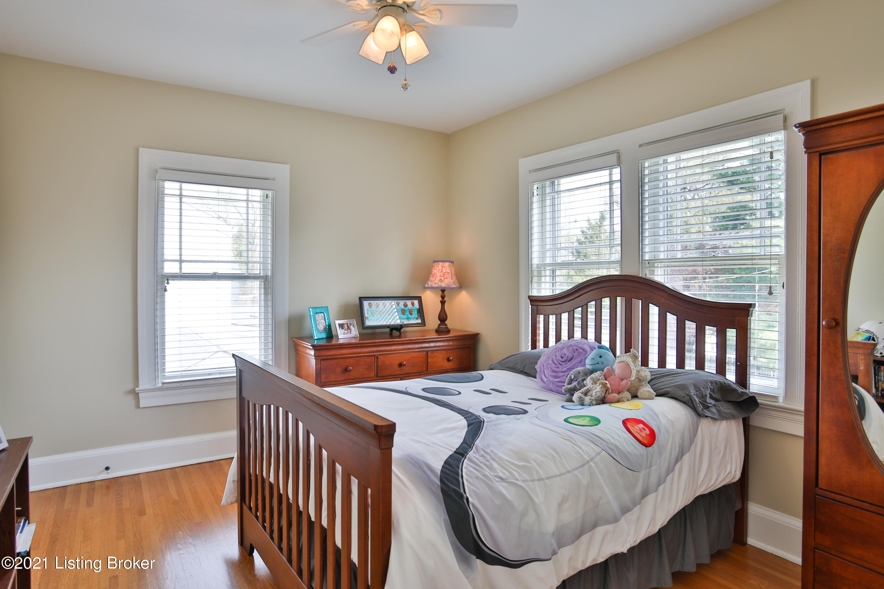 2311 Meadow Road Louisville, KY 40205 - Photo 34 of 42 3rd Bedroom
