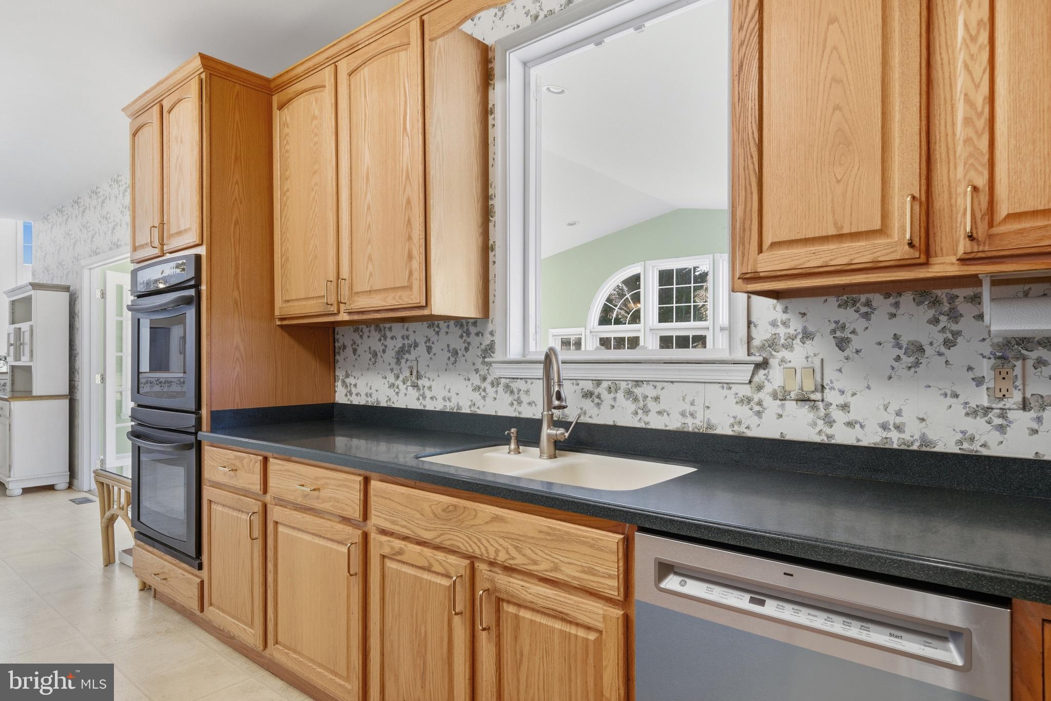 12110 Longleaf Lane Dunkirk, MD 20754 - Photo 19 of 67 Built-in double oven