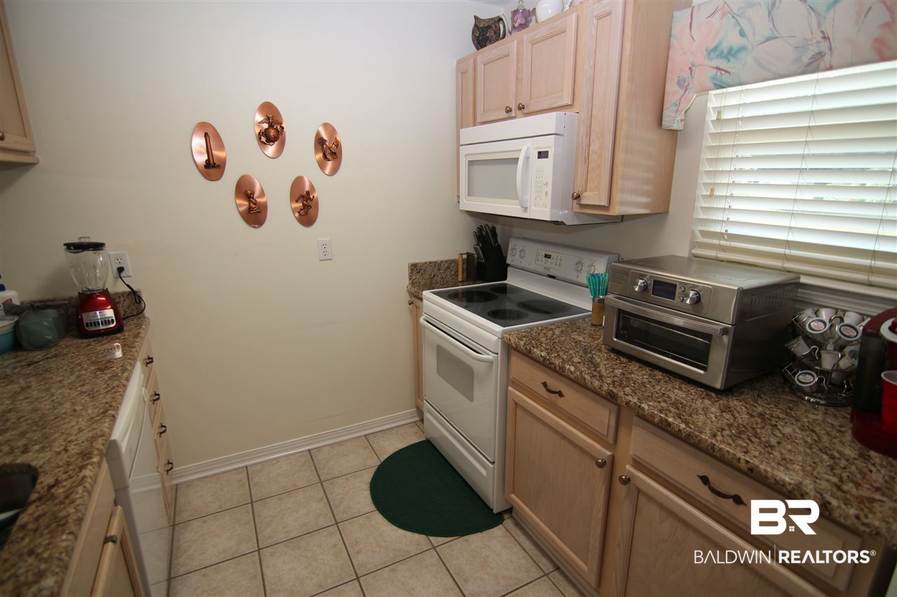 9592 Villas Drive, Unit 21B Foley, AL 36535 - Photo 9 of 25 Kitchen