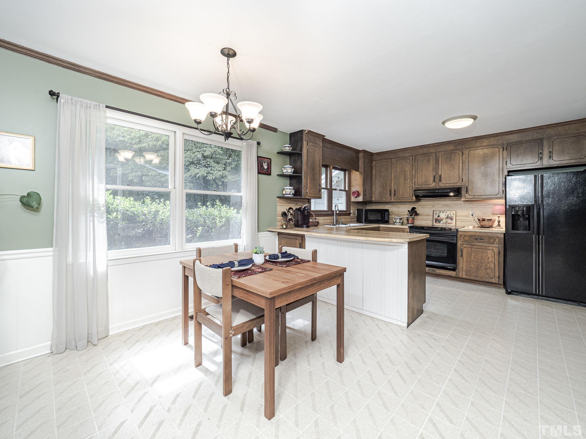 4728 Randolph Court Raleigh, NC 27606 - Photo 11 of 25 Gallery Image 11