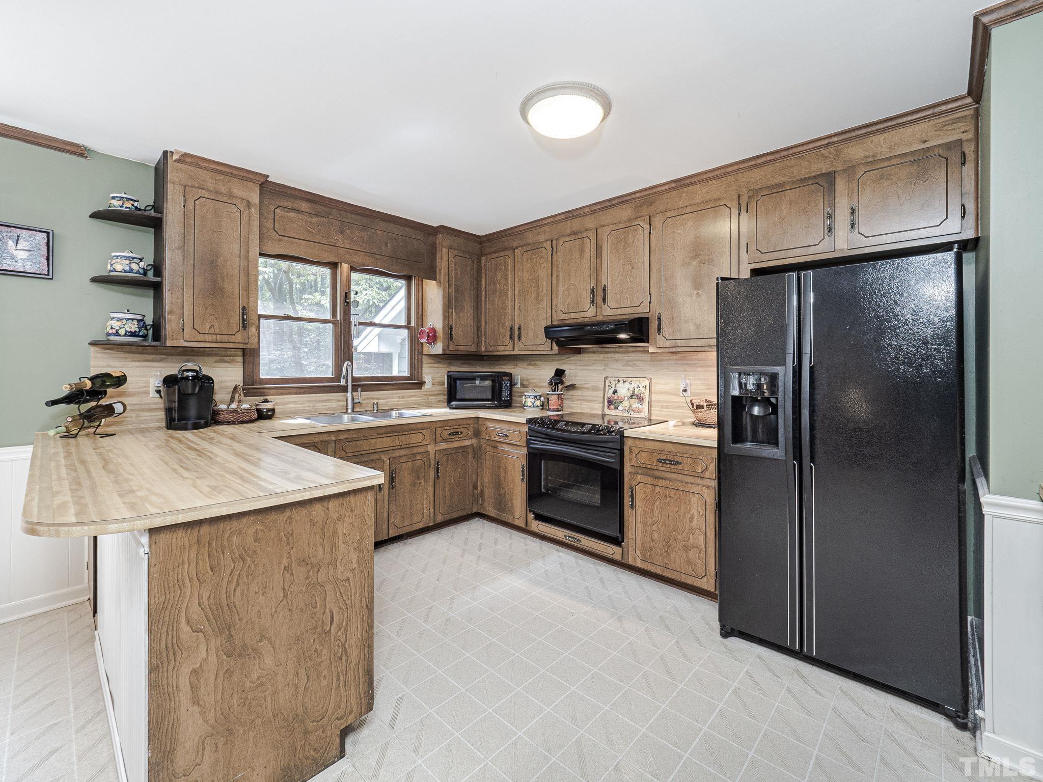 4728 Randolph Court Raleigh, NC 27606 - Photo 6 of 25 Gallery Image 6