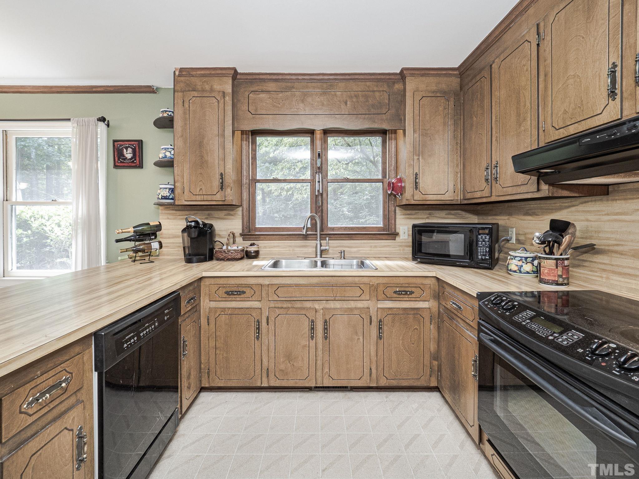 4728 Randolph Court Raleigh, NC 27606 - Photo 7 of 25 Gallery Image 7