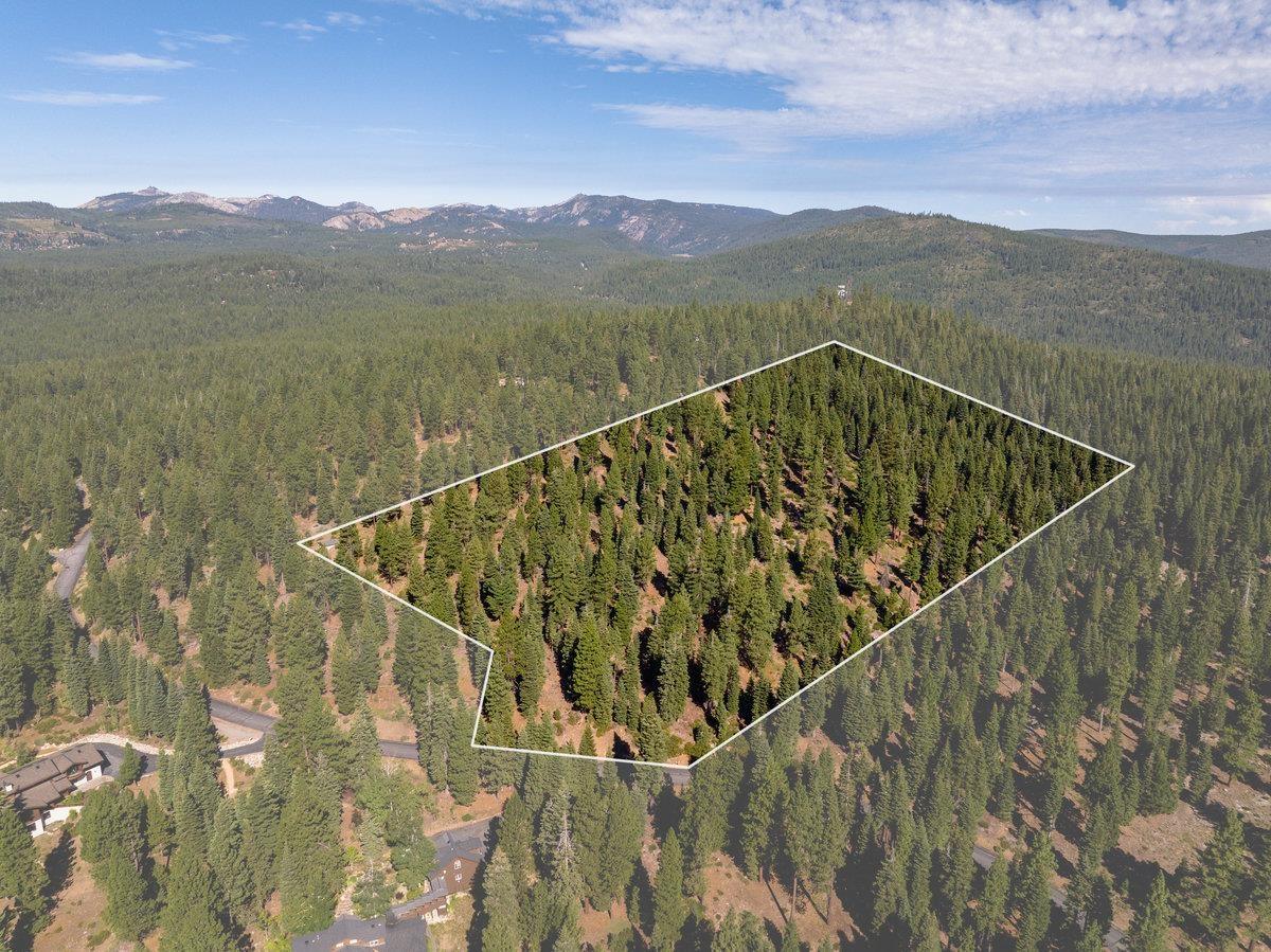 11494 Alder Hill Road Truckee, CA 96161 - Photo 4 of 27 a view of a balcony with an outdoor space